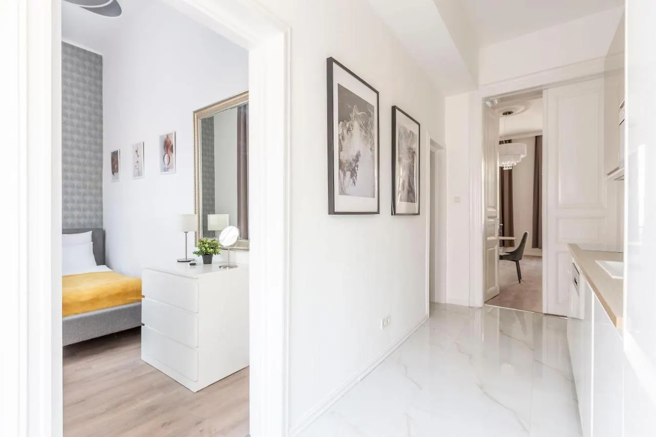 Exclusive Downtown Apartment In The Heart Of Budapest